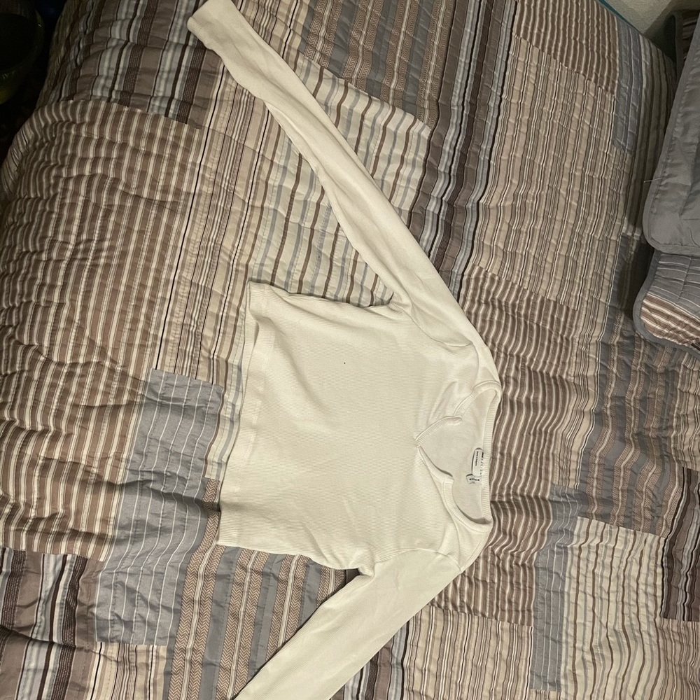 White crop Long sleeve with slit